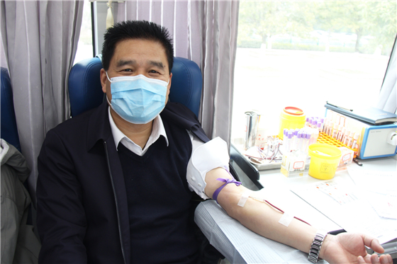 人民警察一心為民，捋袖捐血鐵血柔情——安康市公安局積極開展冬季獻(xiàn)血活動